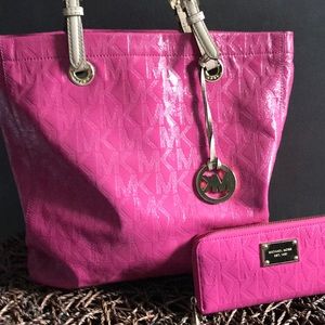 Michael Kors handbag and matching wallet